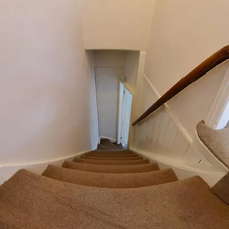 2-bed Terraced - 5 Min Walk To The Walls *